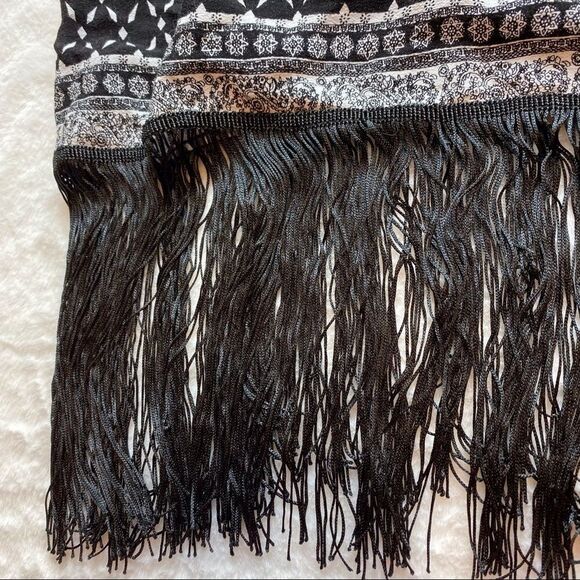H&M Coachella Black and White Cropped Tank with Fringed Bottom Size 14 - Picture 7 of 10